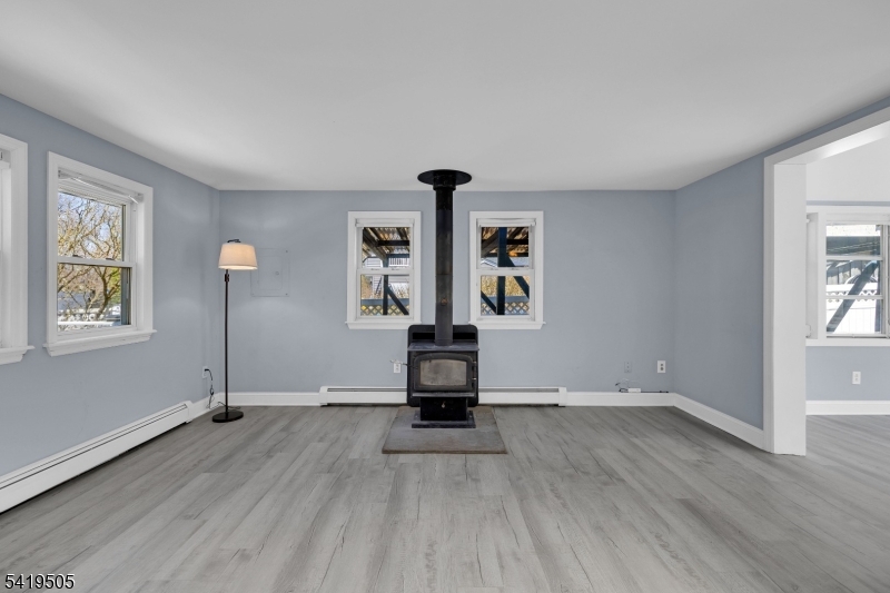 28 Oriole Drive Oak Ridge, NJ 07438 - Photo 8 of 33