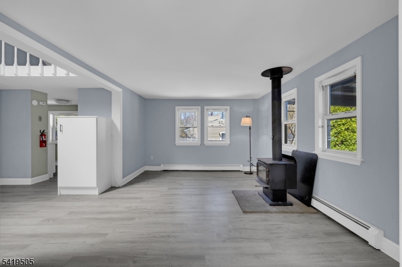 28 Oriole Drive Oak Ridge, NJ 07438 - Photo 9 of 33