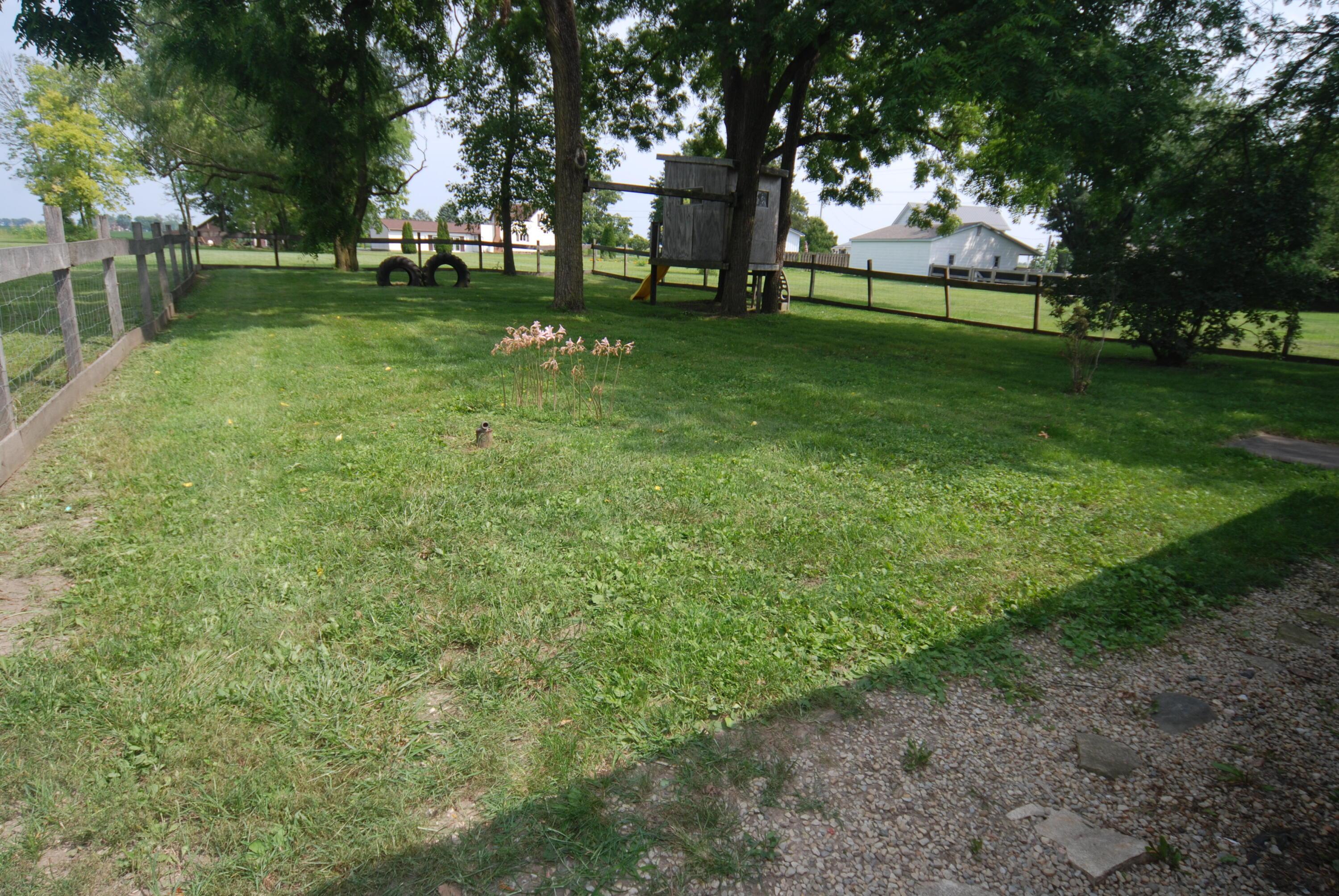 4858 Hedley Road Radnor, OH 43066 - Photo 11 of 24 fenced in rear yard