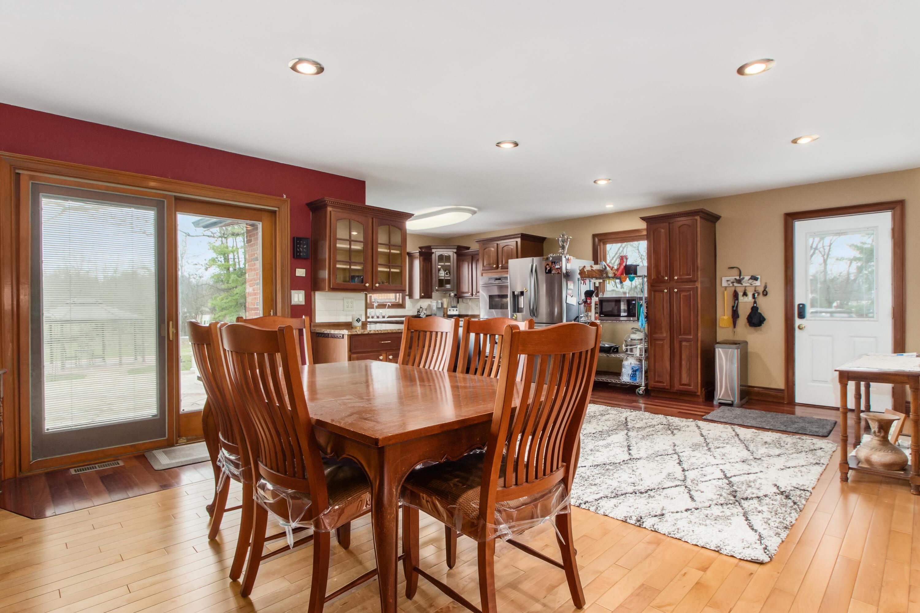 12580 Robins Road Westerville, OH 43082 - Photo 16 of 67 011_b7ec638_M_12580_Robins051
