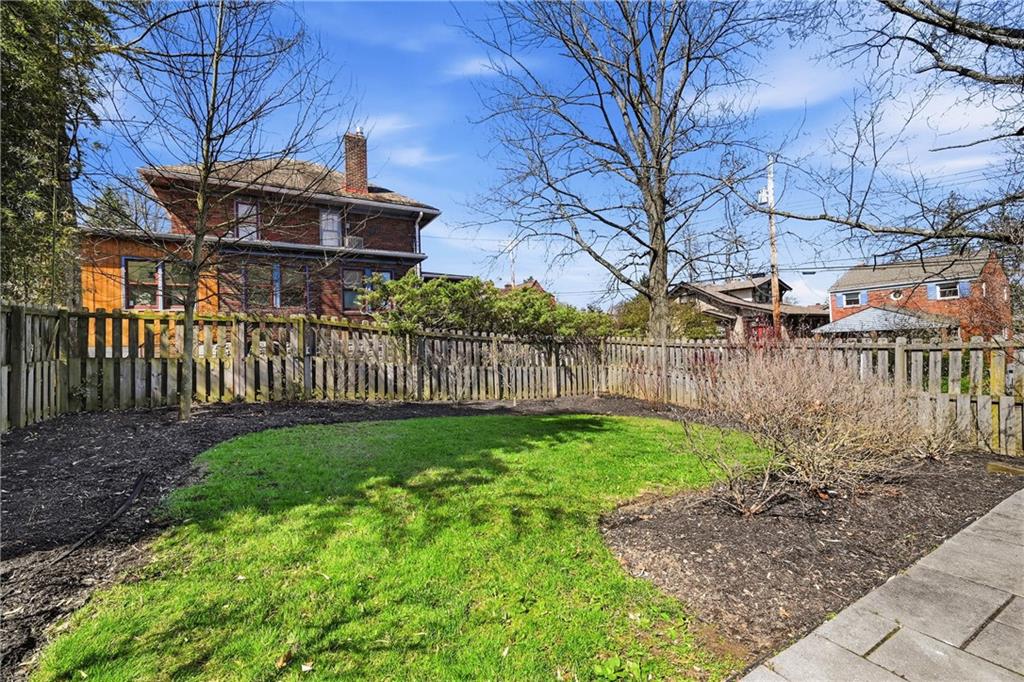 1123 Cochran Road Pittsburgh, PA 15243 - Photo 30 of 38