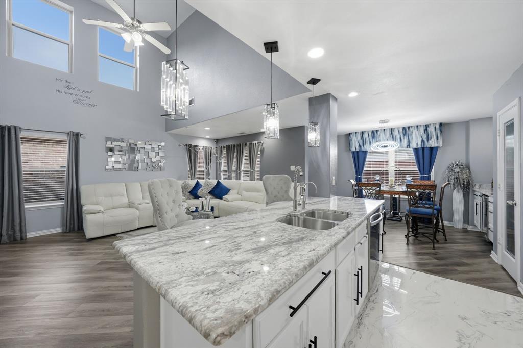 8342 Timberbrook Lane Dallas, TX 75249 - Photo 15 of 39 Gallery Image 15