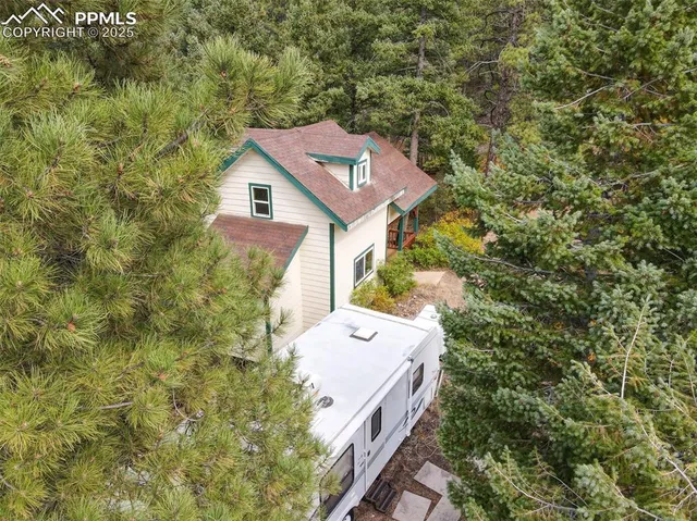 view of a house with a yard