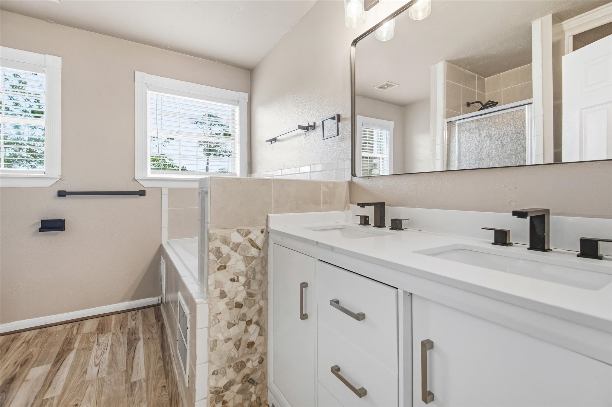 5418 Pershing Street Houston, TX 77033 - Photo 22 of 36