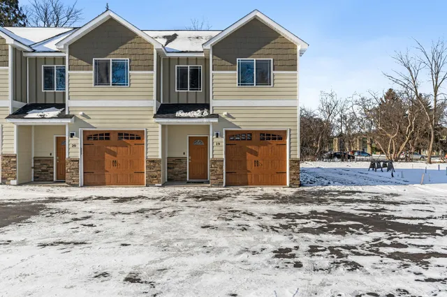 $305,000 | 425 West 8th Street, Unit 19, New Richmond, WI 54017