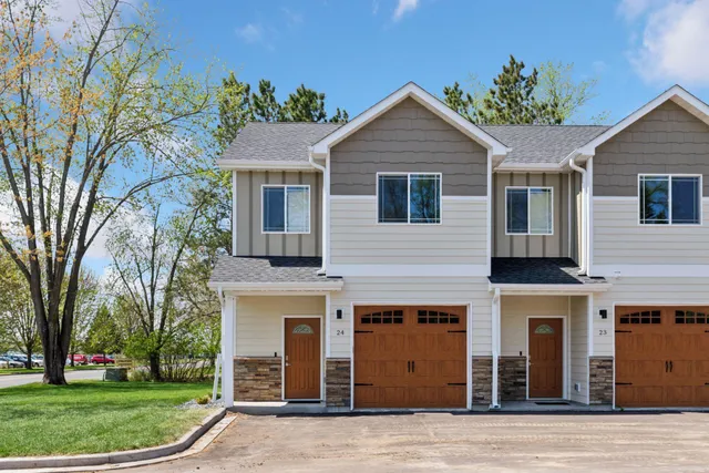 $305,000 | 425 West 8th Street, Unit 19, New Richmond, WI 54017