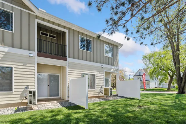 $305,000 | 425 West 8th Street, Unit 19, New Richmond, WI 54017