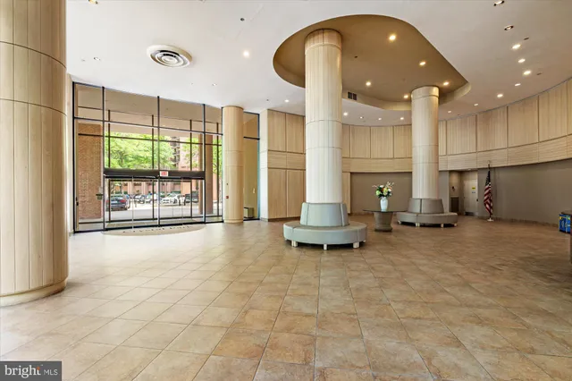 $649,900 | 1805 Crystal Drive, Unit 1011S, Arlington, VA 22202