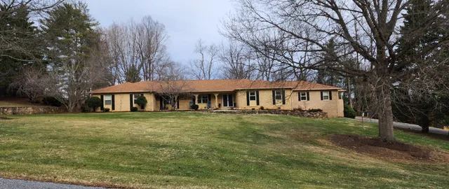 $724,900 | 93 Coventry Lane, Daleville, VA 24083