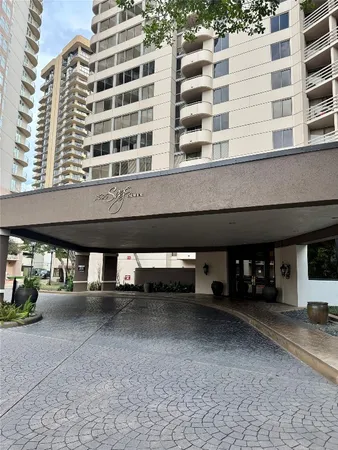 $1,750 | 3525 Sage Road, Unit 813, Houston, TX 77056