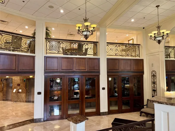 $1,750 | 3525 Sage Road, Unit 813, Houston, TX 77056