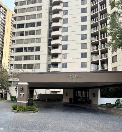 $1,750 | 3525 Sage Road, Unit 813, Houston, TX 77056