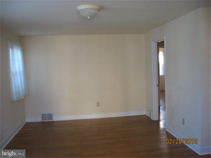 329 Beechmont Road Ambler, PA 19002 - Photo 5 of 11 Family Room