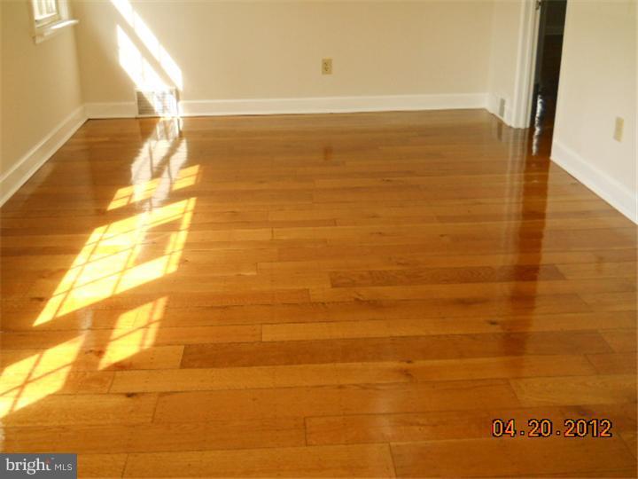 329 Beechmont Road Ambler, PA 19002 - Photo 6 of 11 Living Room