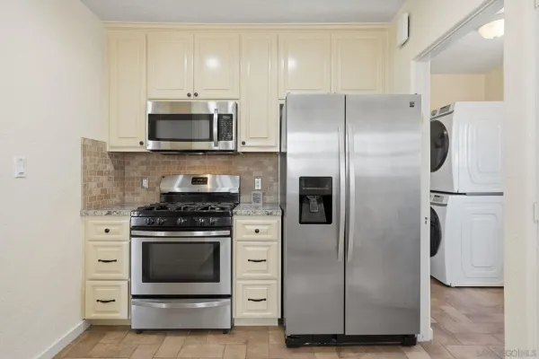$1,550,000 | 3222 Curtis Street, San Diego, CA 92106