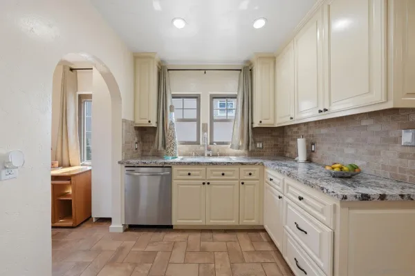 $1,550,000 | 3222 Curtis Street, San Diego, CA 92106