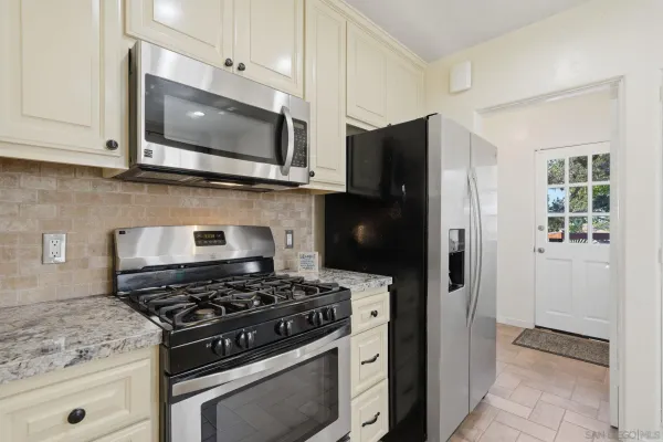 $1,550,000 | 3222 Curtis Street, San Diego, CA 92106
