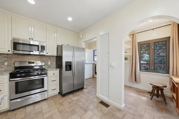 $1,550,000 | 3222 Curtis Street, San Diego, CA 92106