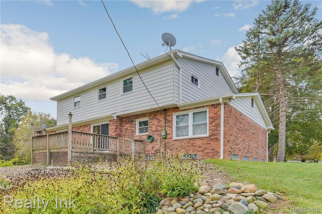 3100 Byron Road Howell, MI 48855 - Photo 19 of 23 DSC_1240Blending.jpg