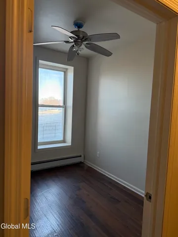 $1,400 | Undisclosed Address, Troy, NY 12180