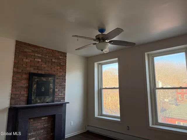 $1,400 | Undisclosed Address, Troy, NY 12180