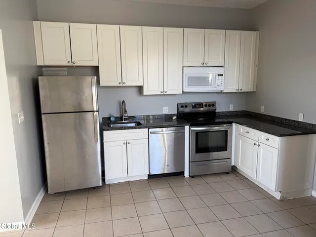 $1,400 | Undisclosed Address, Troy, NY 12180