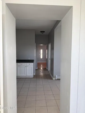 $1,400 | Undisclosed Address, Troy, NY 12180