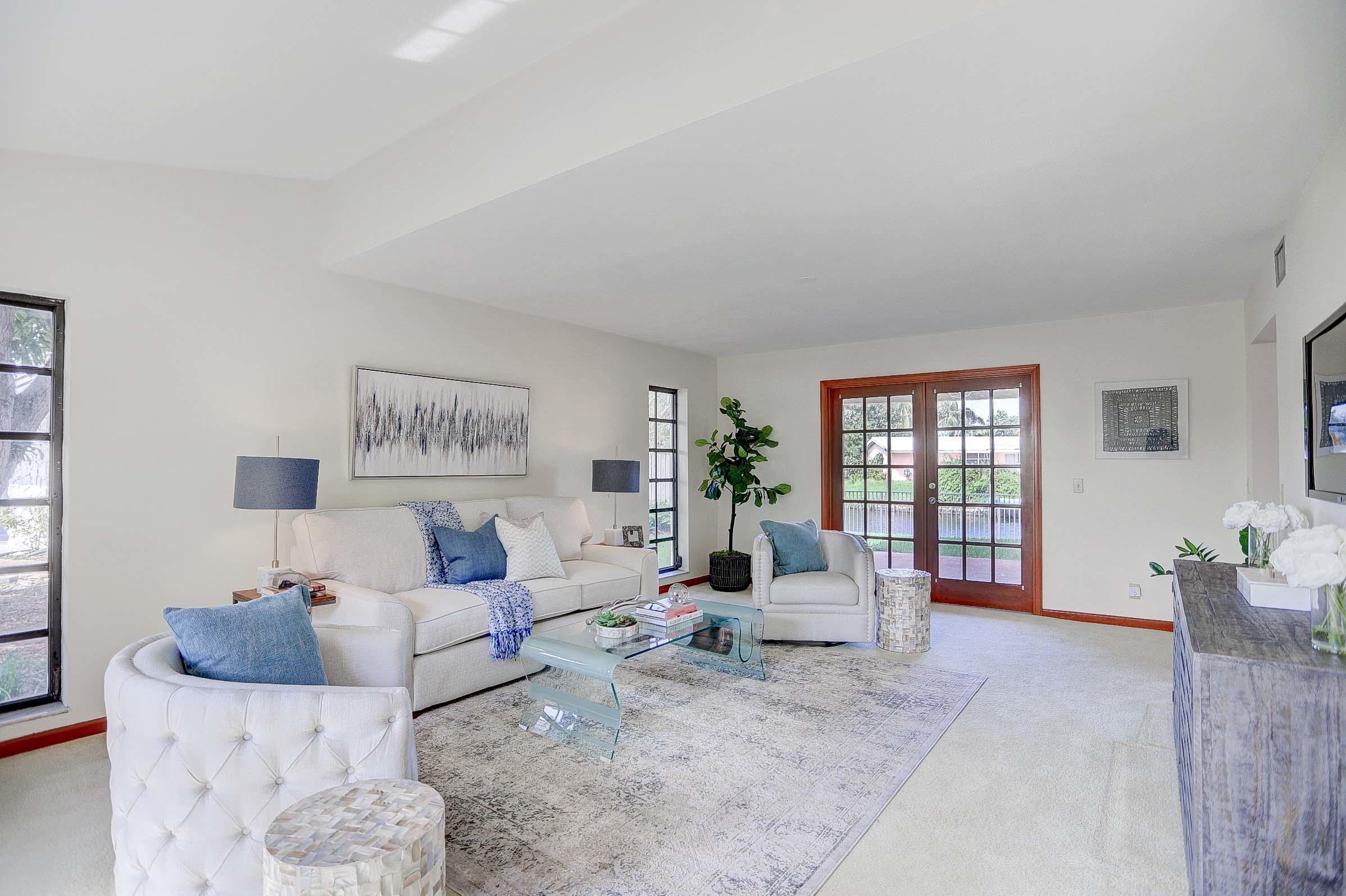 399 Southwest 15th Street Boca Raton, FL 33432 - Photo 11 of 53 SPACIOUS LIVING AREA