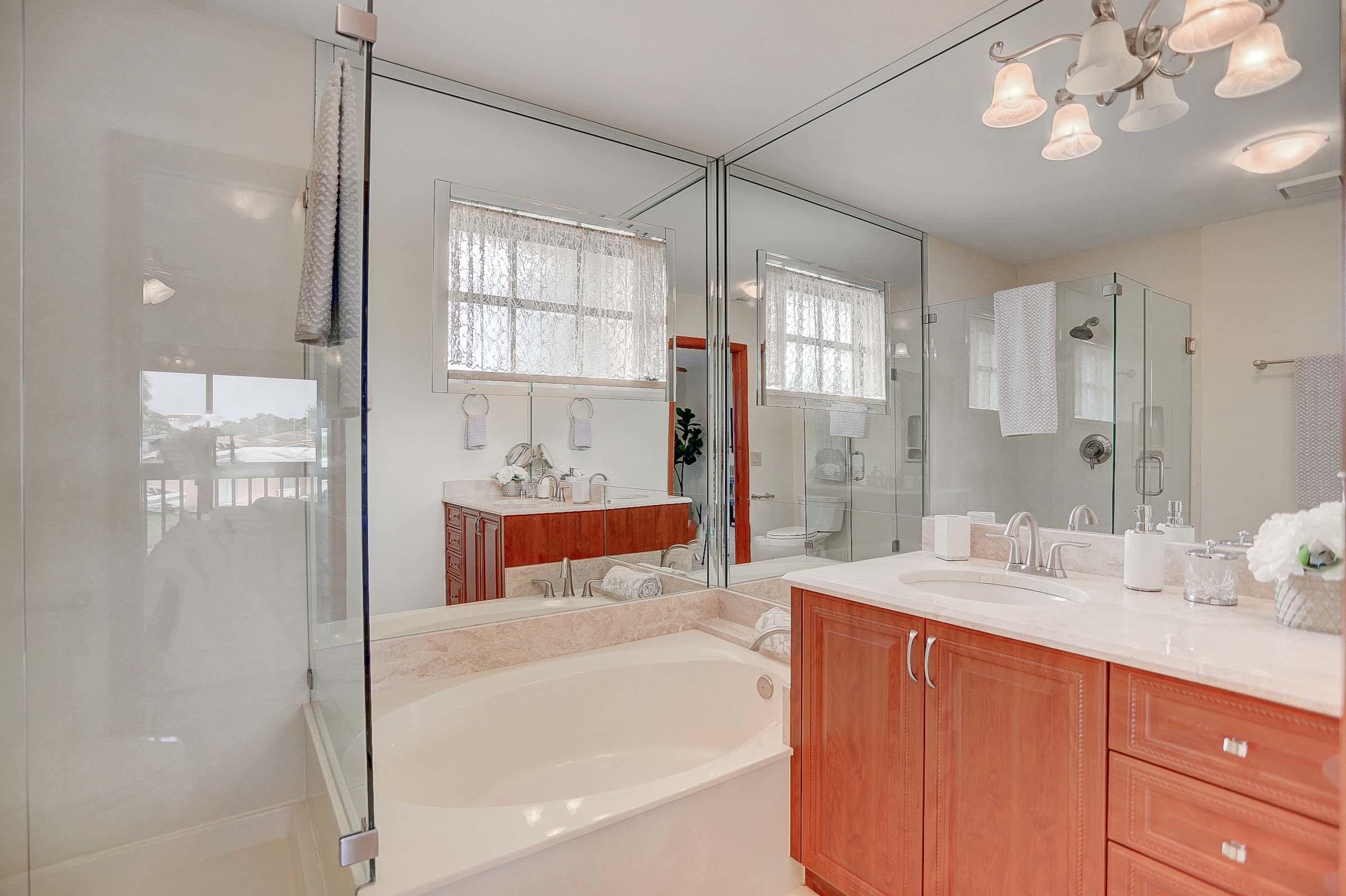 399 Southwest 15th Street Boca Raton, FL 33432 - Photo 19 of 53 FULL MASTER BATHROOM