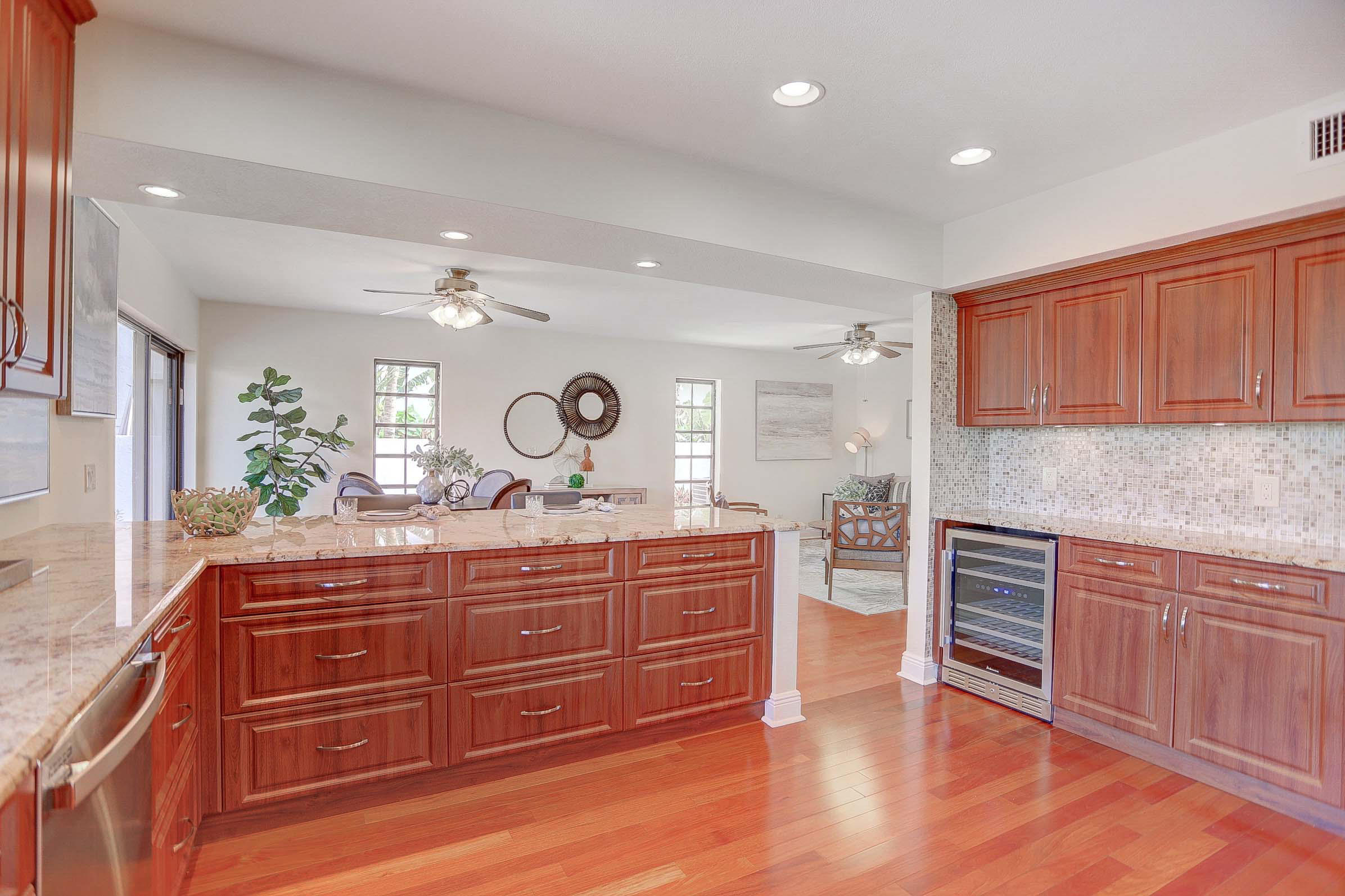 399 Southwest 15th Street Boca Raton, FL 33432 - Photo 4 of 53 UPDATED KITCHEN