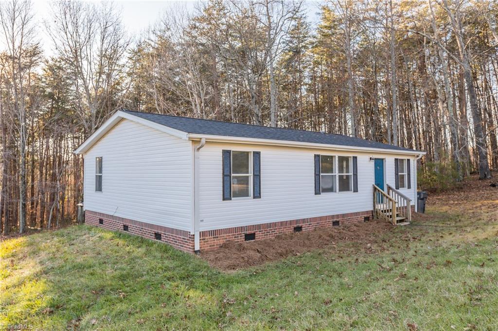 1267 High Valley Road King, NC 27021 - Photo 2 of 33