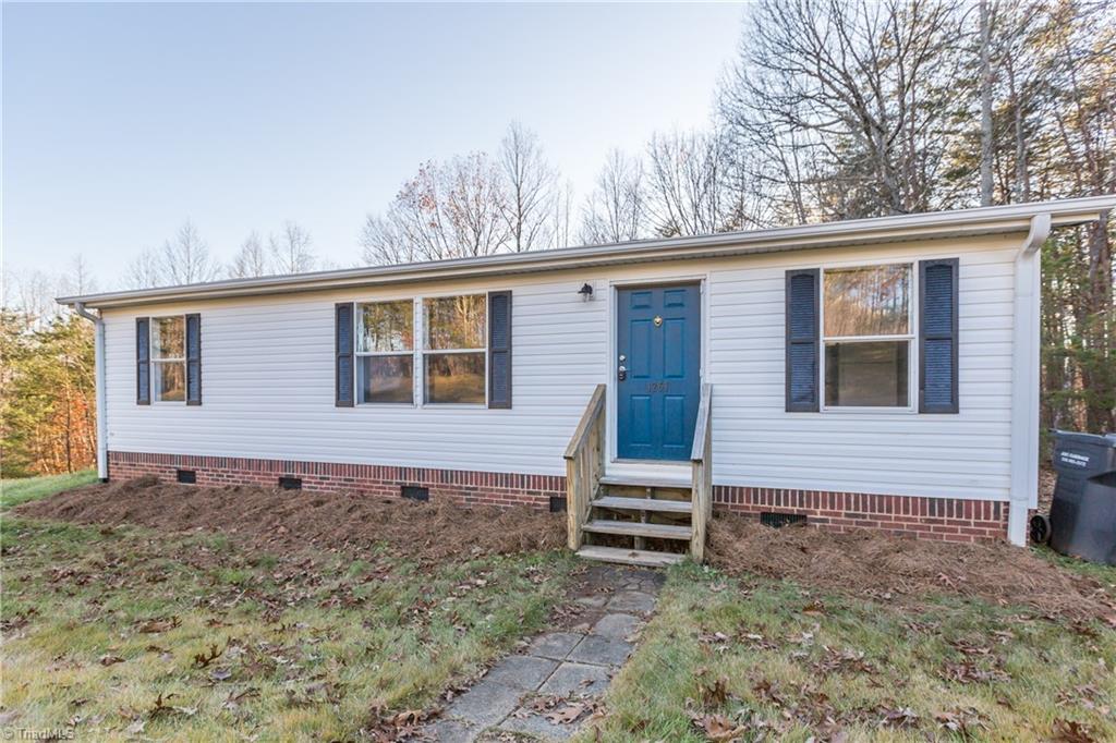 1267 High Valley Road King, NC 27021 - Photo 3 of 33