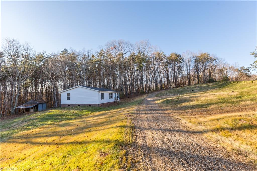 1267 High Valley Road King, NC 27021 - Photo 21 of 33