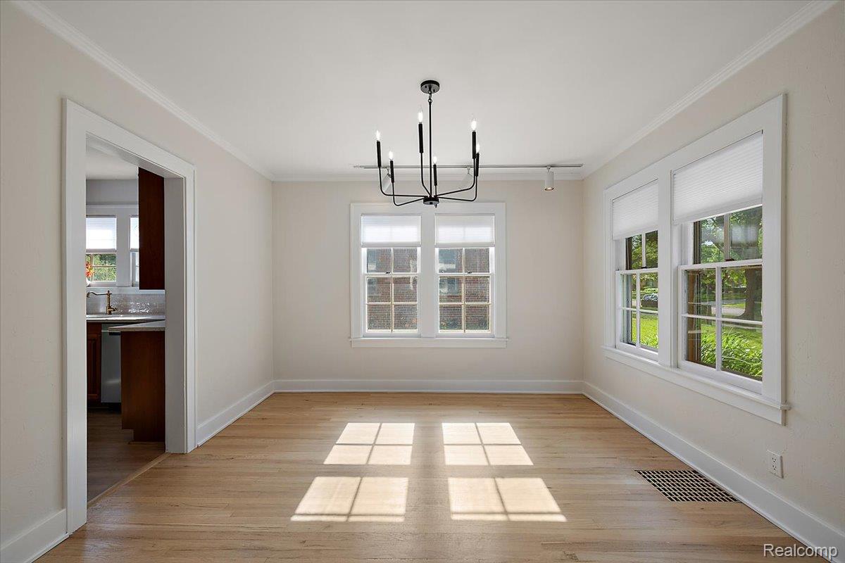 2136 Dorchester Road Birmingham, MI 48009 - Photo 18 of 76 052-2136 Dorchester-49.jpg