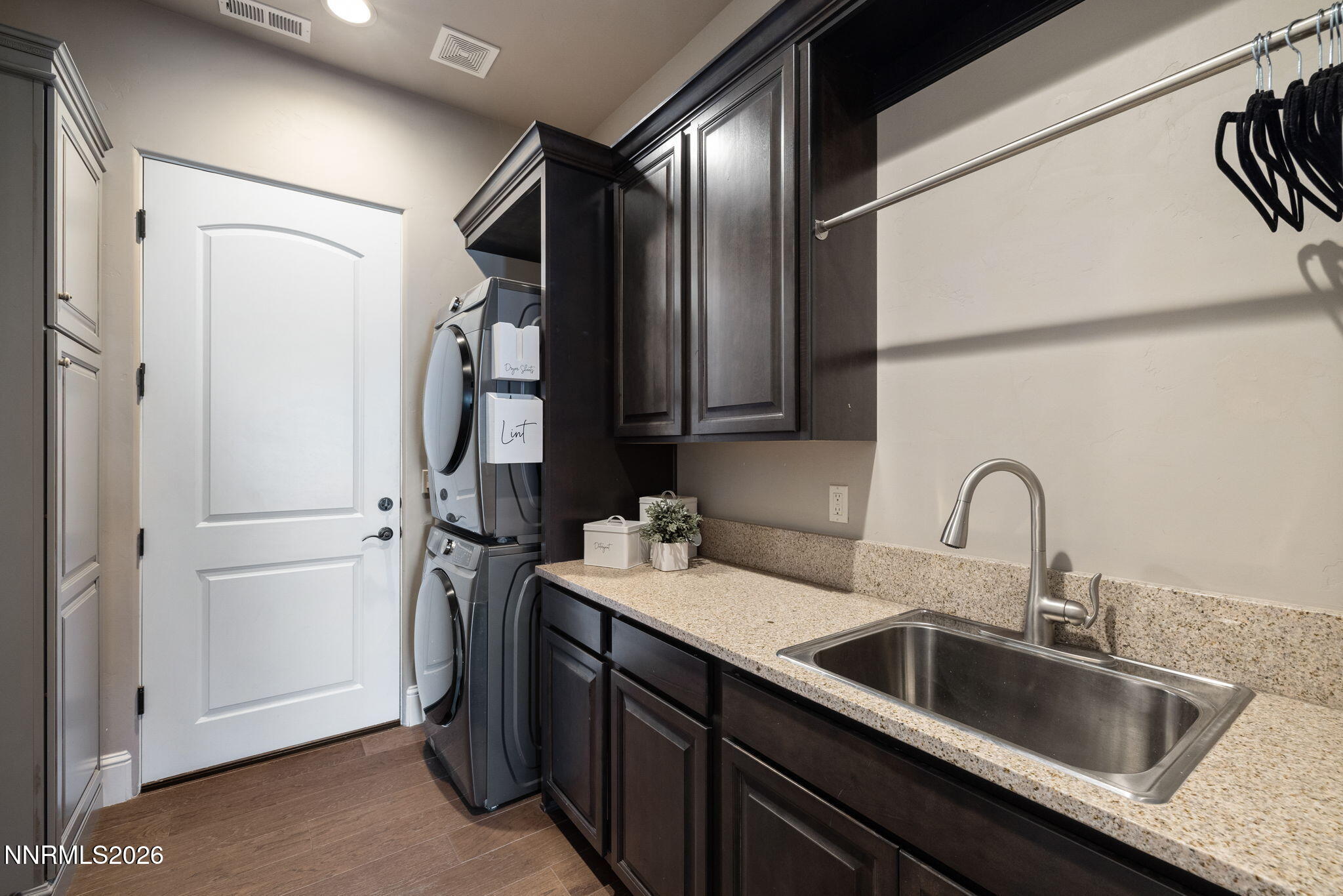 3172 Vista Favoloso Reno, NV 89519 - Photo 61 of 71 a close view of a sink and cabinets
