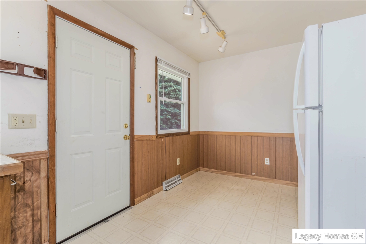 5890 Ridgebrook Drive, Unit 5892 Grand Rapids, MI 49508 - Photo 9 of 38
