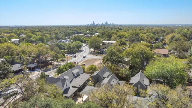 a view of a house with entryway