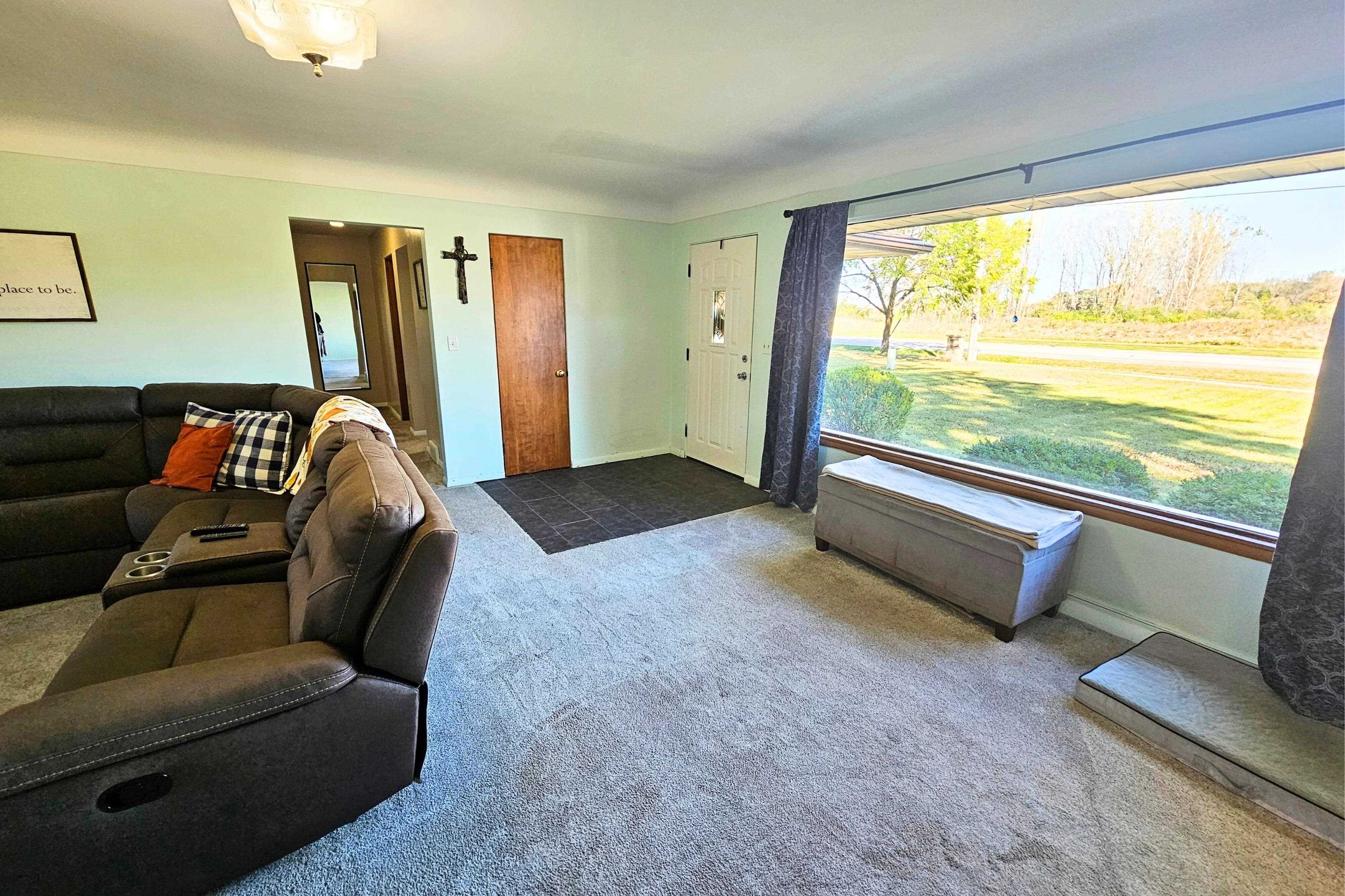 5865 Shattuck Road Saginaw, MI 48603 - Photo 3 of 49 50157412-6c6a59eb-1a35-407a-af0d-f99f8c304dd4.JPG