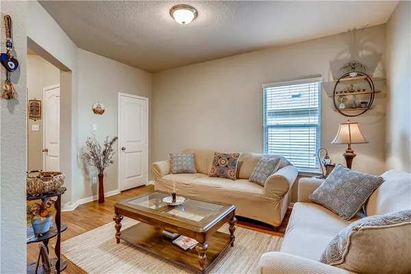 $2,000 | 5109 Winsbury Drive, Georgetown, TX 78626