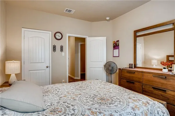 $2,000 | 5109 Winsbury Drive, Georgetown, TX 78626