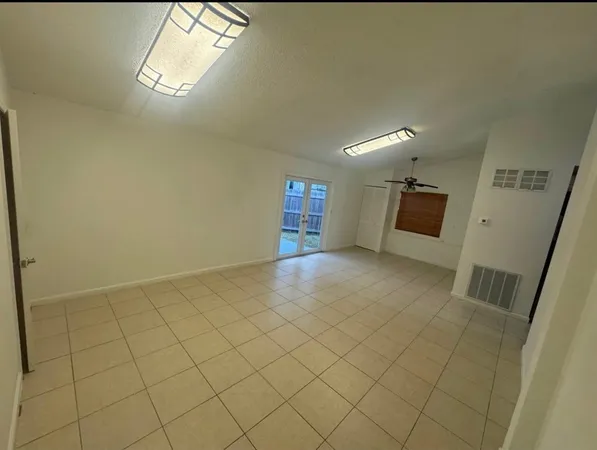 $2,850 | 2750 Southwest 140th Terrace, Davie, FL 33330