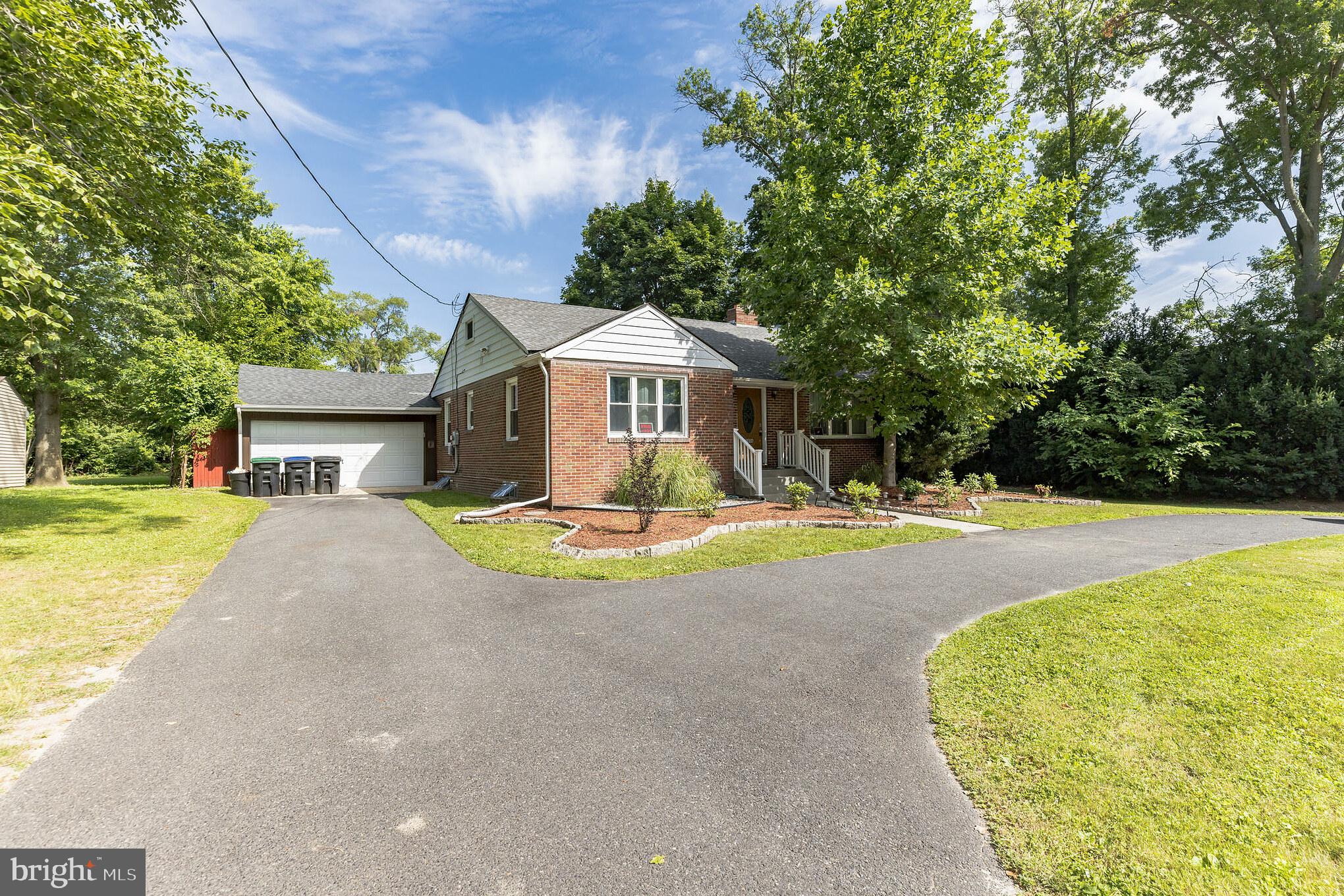 1906 Laurel Road Lindenwold, NJ 08021 - Photo 3 of 26