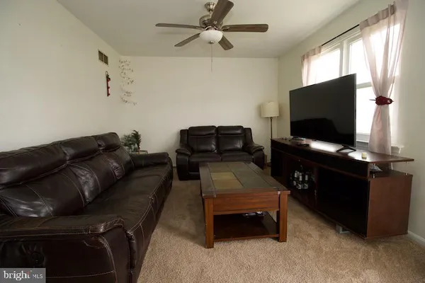 $339,900 | 8 Sue Lane, Newark, DE 19711