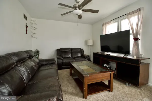 $339,900 | 8 Sue Lane, Newark, DE 19711