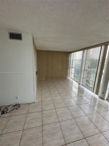 $1,700 | 2101 Atlantic Shores Boulevard, Unit 312, Hallandale Beach, FL 33009