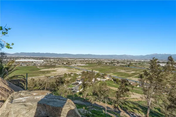 $1,900,000 | 11251 Laurel Avenue, Bloomington, CA 92316