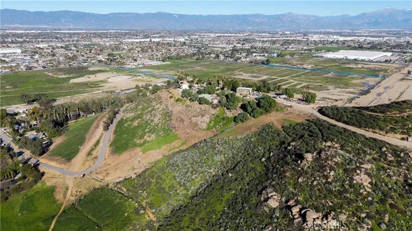 $1,900,000 | 11251 Laurel Avenue, Bloomington, CA 92316