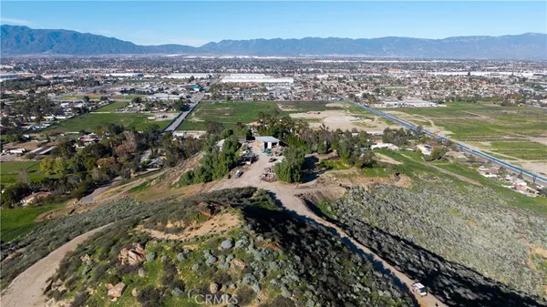 $1,900,000 | 11251 Laurel Avenue, Bloomington, CA 92316