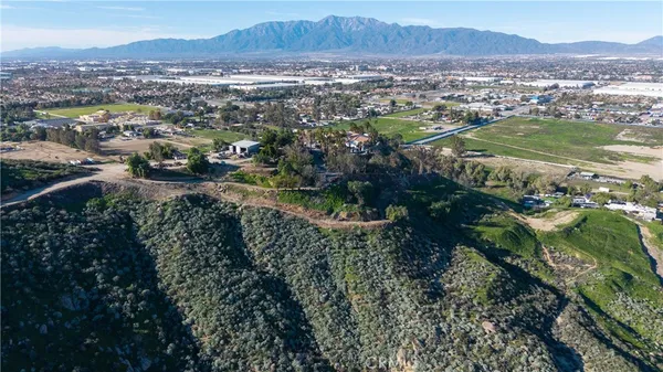 $1,900,000 | 11251 Laurel Avenue, Bloomington, CA 92316