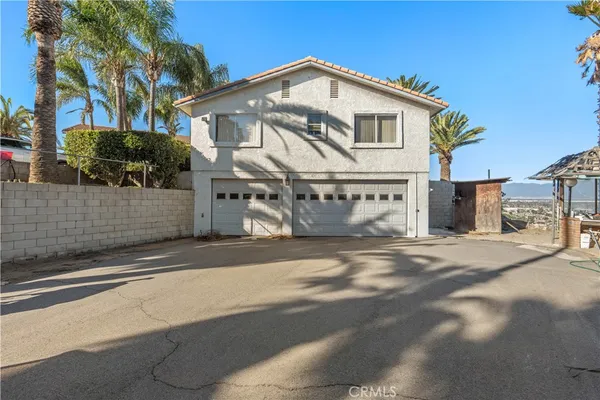 a view of a hallway with windows